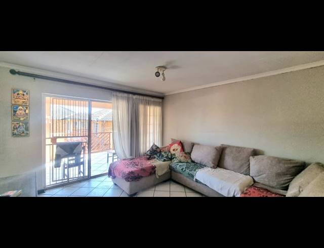 2 BEDROOM TOWNHOUSE FOR SALE IN AMBERFIELD